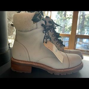 Frye Samantha Hiker Boot NWT - 8.5 Womens